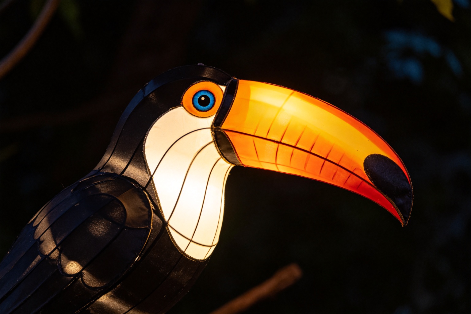 Toucan Lantern Display (ZD-027) - Animal Lanterns by Zedong, dimensions 200x100x250cm