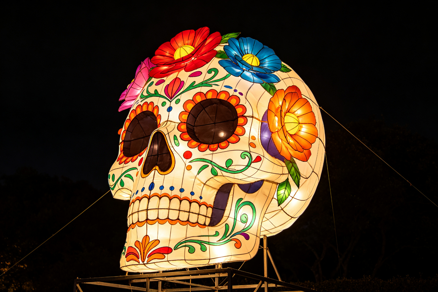 Day of the Dead Skull Lantern Display (ZD-128) - Festival & Holiday Lanterns by Zedong, dimensions 200x150x250cm
