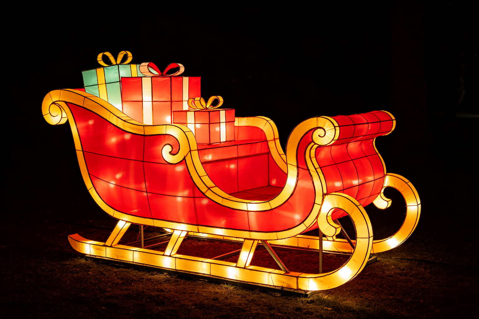 Christmas Sleigh Lantern Display (ZD-144) - Festival & Holiday Lanterns by Zedong, dimensions 400x150x200cm