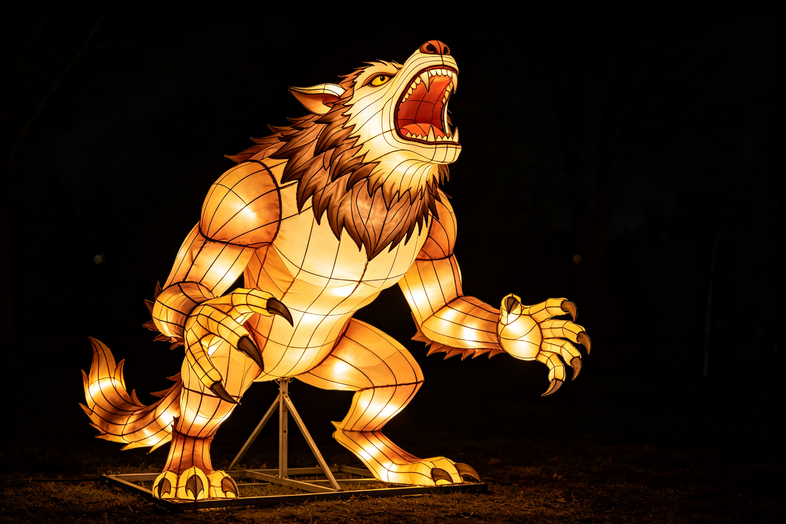 Werewolf Lantern Display (ZD-169) - Mythology & Character Lanterns by Zedong, dimensions 300x150x300cm