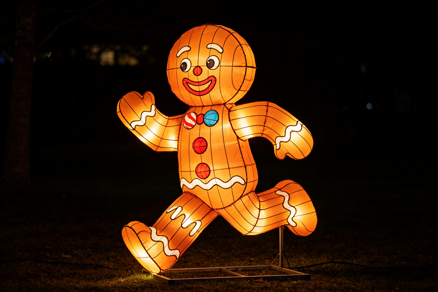 Gingerbread Man Lantern Display (ZD-194) - Fairy Tale Lanterns by Zedong, dimensions 180x100x200cm